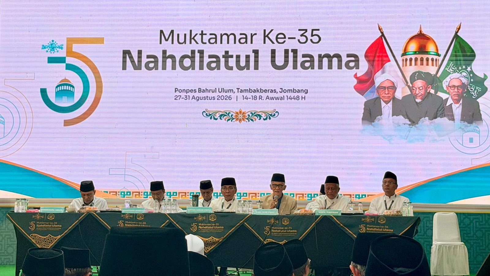 Ketum PBNU, Gus Yahya mewakili kepengurusannya meminta maaf dalam penyampaian LPJ 5 tahun di Muktamar ke-35 NU, Jombang (28/8)./dok.PBNU