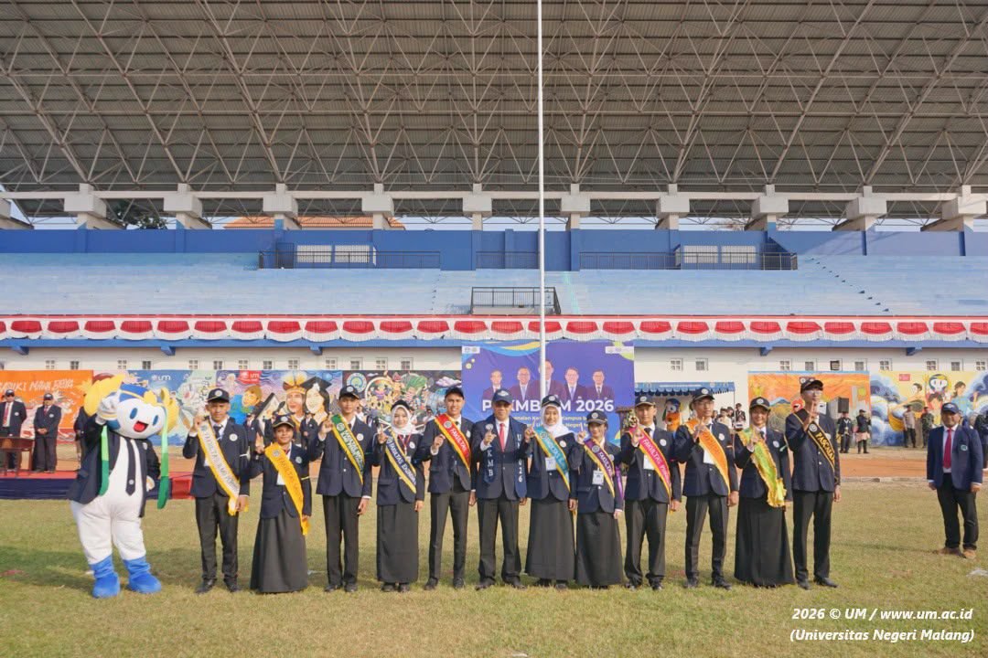 Rektor Hariyono menyambut 12.343 mahasiswa baru UM di PKKMB 2026./dok.UM