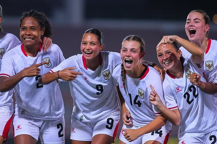 Dua pemain Timnas Putri Indonesia, Estella Loupatty (no.9) dan Isabelle Nottet (14) akan bermain di Indonesia Women's League 2026/27./IG @isabellenottet