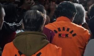 KPK menyita aset dari kasus korupsi KPP Banjarmasin hingga ke Malang, temukan uang Rp100 juta dan emas 1,3 kg./IG @official.kpk
