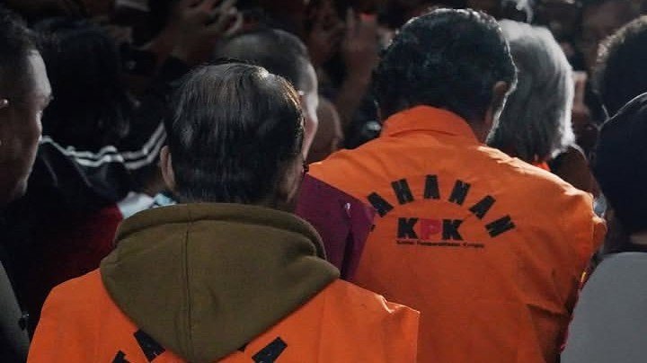 KPK menyita aset dari kasus korupsi KPP Banjarmasin hingga ke Malang, temukan uang Rp100 juta dan emas 1,3 kg./IG @official.kpk
