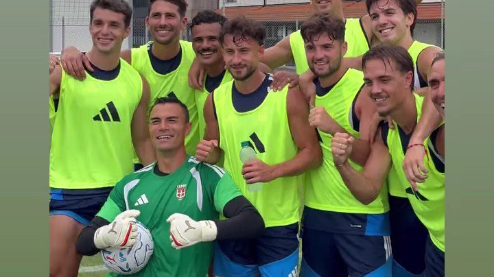 Kiper Timnas Indonesia, Emil Audero saat berlatih bersama Como 1907, klub Serie A Italia dan akan berlaga di Liga Champions (UCL) 2026/27./IG @comofootball