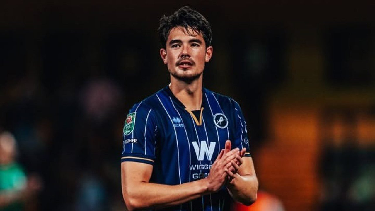 Usai debut bersama Millwall di Carabao Cup, Elkan Baggott debut juga di Liga Inggris Championship Division pekan ketiga 2026/27./IG @elkanbaggott