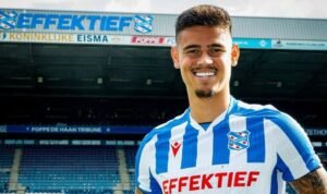 Mees Hilgers gabung Heerenveen, mengakhiri drama 1 musim bersama Twente, dan menjadi pemain Timnas Indonesia ketiga di Abe Lenstra Stadion./IG @scheerenveenofficial