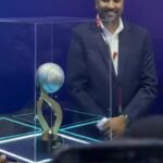 Ada Zaenal Arif, Ismed Sofyan, dan Gendut Doni, Ketum PSSI Erick Thohir membuka tirai trofi FIFA ASEAN Cup 2026 di Jakarta (11/9)./IG @cuwitan62