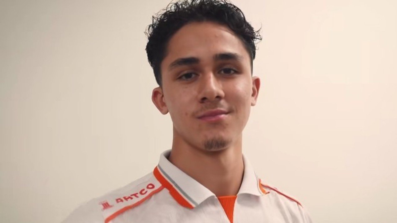 Amar Brkic meninggalkan Jerman untuk menerima kontrak profesional pertamanya di Borneo FC Samarinda (23/9/2026)./IG @borneofc.id