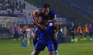 Chanathip Songkrasin merayakan gol kemenangan Thailand yang dicetak Chaiyapon ke gawang Vietnam di Bandung (29/9)./IG @changsuek