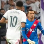 Emil Audero menebar semangat pasca debut di Santiago Bernabeu bersama Rayo Vallecano dan melawan tuan rumah Real Madrid yang diperkuat Kylian Mbappe./IG @emil_audero