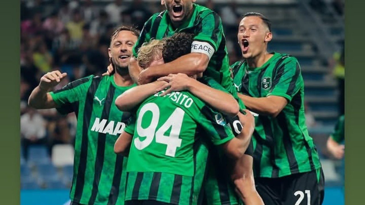 Jay Idzes cedera saat Sassuolo mengalahkan Juventus 3-2 pada pekan keempat Serie A Italia 2026/27 di Mapei (14/9)./IG @sassuolocalcio