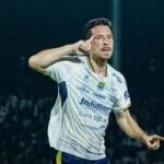 Thom Haye mencetak gol dan Persib Bandung menang comeback atas tuan rumah Persijap Jepara pada pekan ketiga BRI Super League 2026/27, Minggu (20/9) malam WIB./IG @liga1match