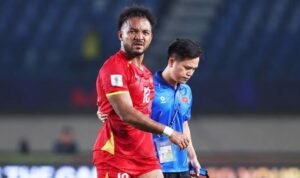 Nguyen Xuan Son Cedera di Bandung 2026 Nguyen Xuan Son (29 tahun) cedera hamstring saat Vietnam menang 1-0 atas Filipina dan mengakhiri penampilannya lebih cepat di FIFA ASEAN Cup 2026./IG @theaseanfootball