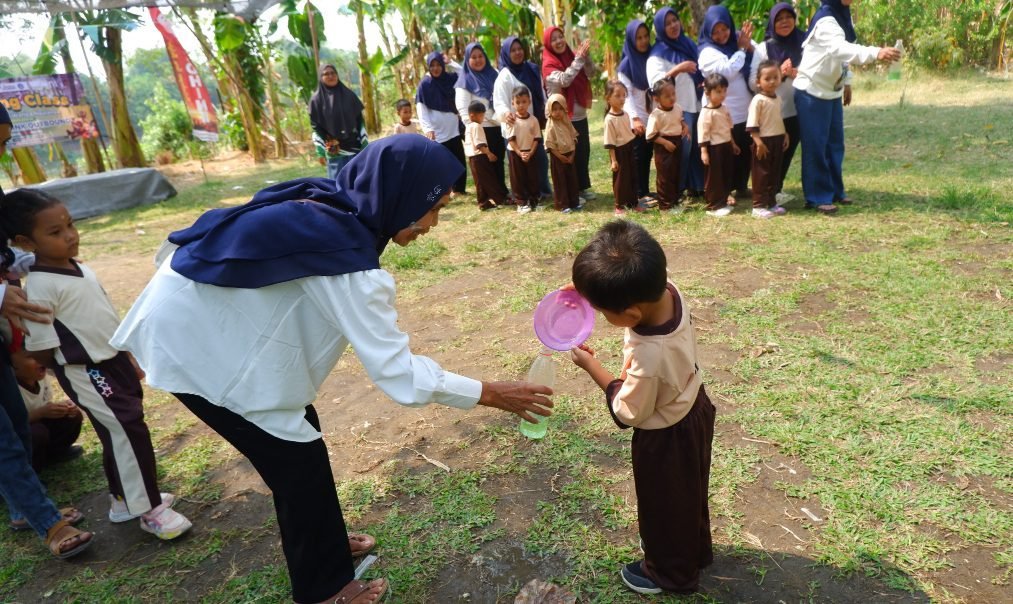 Latih Motorik dan Keberanian Siswa, KB RA Ummul Qur’an Bersama  BATUBELING Gelar Outbound Edukatif  ​Meta Deskripsi: