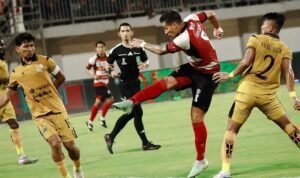 Danilo Santacruz dan Madura United gagal mengalahkan Bhayangkara FC pada pekan ke-5 BRI Super League 2026/27 (16/10)./IG @maduraunited.fc