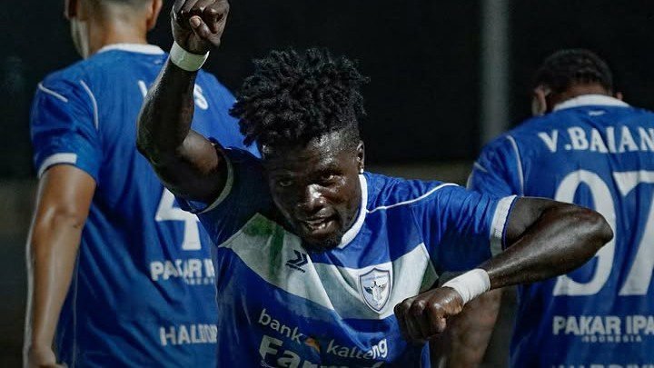 Modou Manneh membawa Isenmulang Kalteng FC meraih kemenangan dan poin perdana di BRI Super League 2026/27 usai mengalahkan Persijap di Jepara pekan ke-5 (16/10)./IG @liga1match