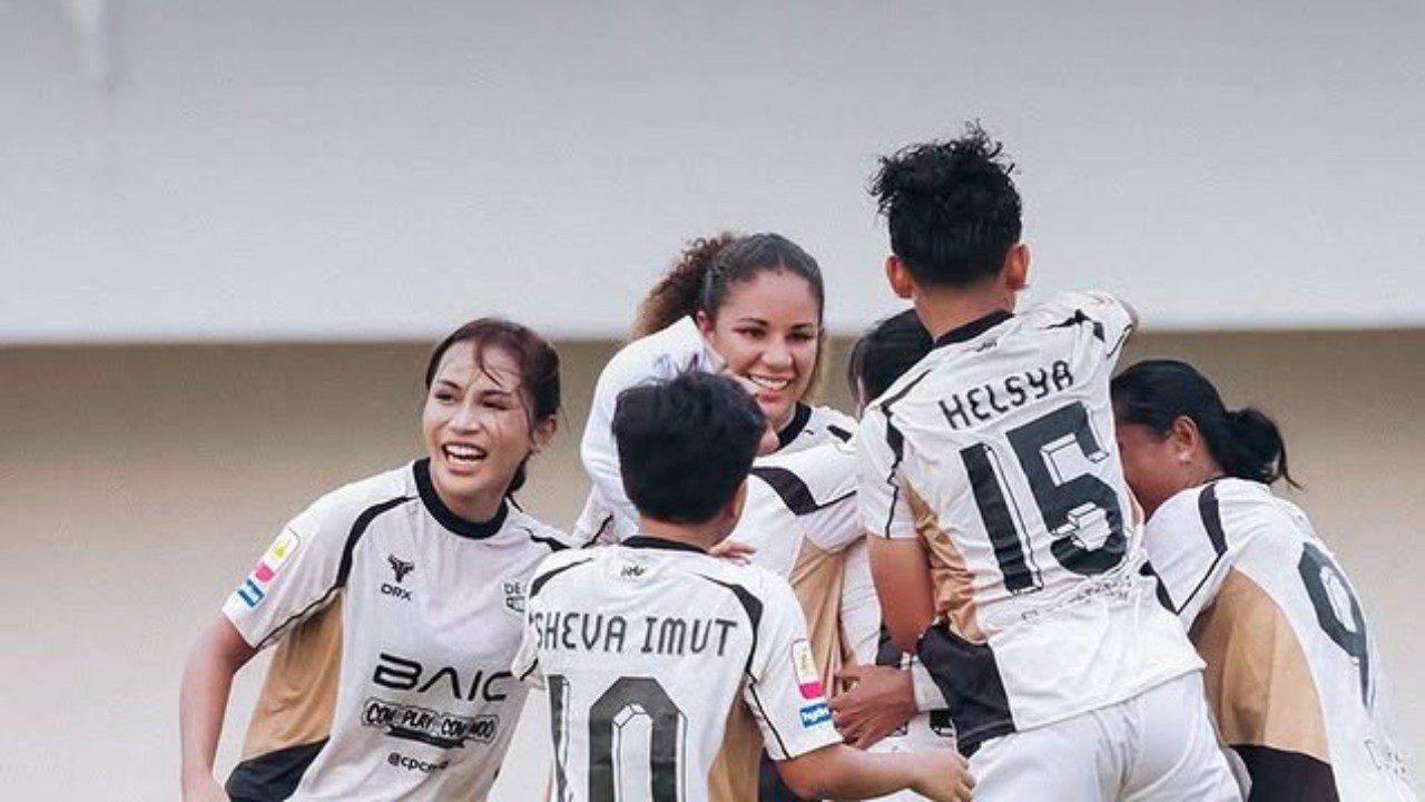 Dewa United Women FC menang 3-0 atas Persita Women pada pekan 2 IWL 2026/27 (25/10), dan ambil alih puncak klasemen./IG @dewaunitedwfc