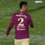 Mees Hilgers debut bersama Heerenveen di laga kompetitif saat melawan tuan rumah Excelsior Maassluis pada putaran II Piala Belanda 2026/27 (29/10)./IG @espnnl
