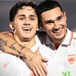 Amar Brkic dan Juan Villa merayakan gol kemenangan 3-1 Borneo FC Samarinda atas Tainan City yang meloloskan mereka ke perempat final AFC Challenge League 2026/27./IG @borneofc.id