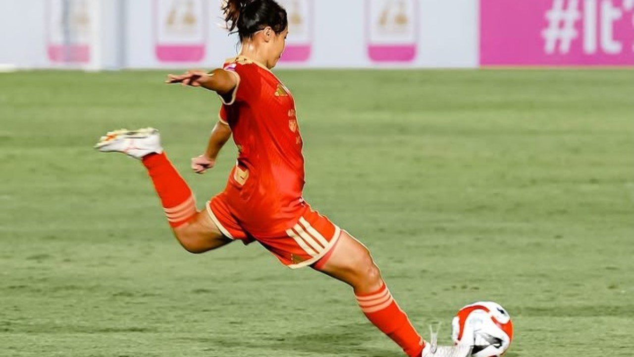 Gol tendangan bebas kaki kiri Saki Nishihara menjadi yang terbaik pekan 1 IWL 2026/27./IG @u.saaakiii2