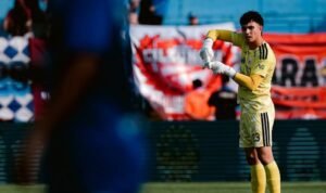 nadeo-argawinata-kiper-persija-jakarta-2026 Nadeo Argawinata kiper lokal yang dua kali masuk best XI BRI Super League 2026/27./IG @persija