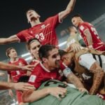 Kevin Diks merayakan gol terakhir Timnas Indonesia ke gawang Bangladesh yang mengantarkan Garuda terbang ke final FIFA ASEAN Cup 2026./IG @deanjames