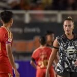 Sofia Grace Iaderosa mendapat kawalan ketat dari bek Timnas Putri Indonesia, Vivi Oktavia saat Persija Women vs FC Bekasi City Women pada pekan 1 IWL 2026/27 (18/10) di Jakarta./IG @fcbekasi